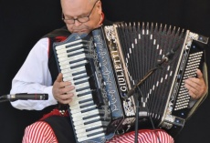 Artyści i koncerty w Inauguracyjnych obchodach 100 Rocznicy - Folkets Park...